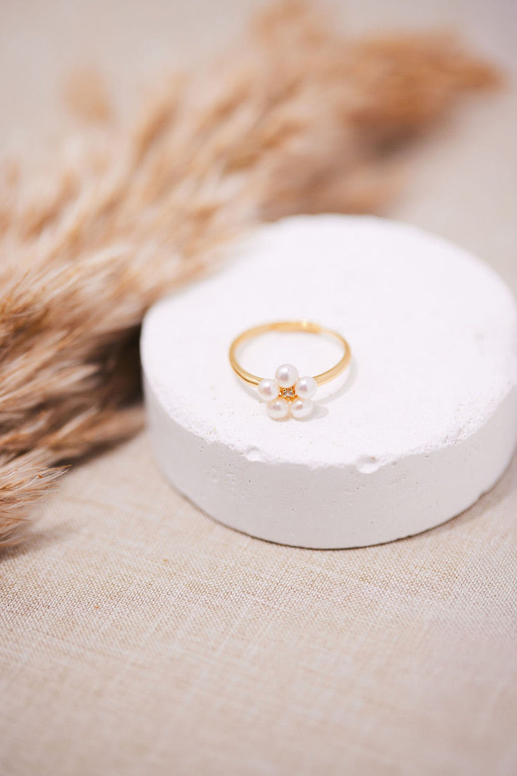 Daisy Sparkle Ring