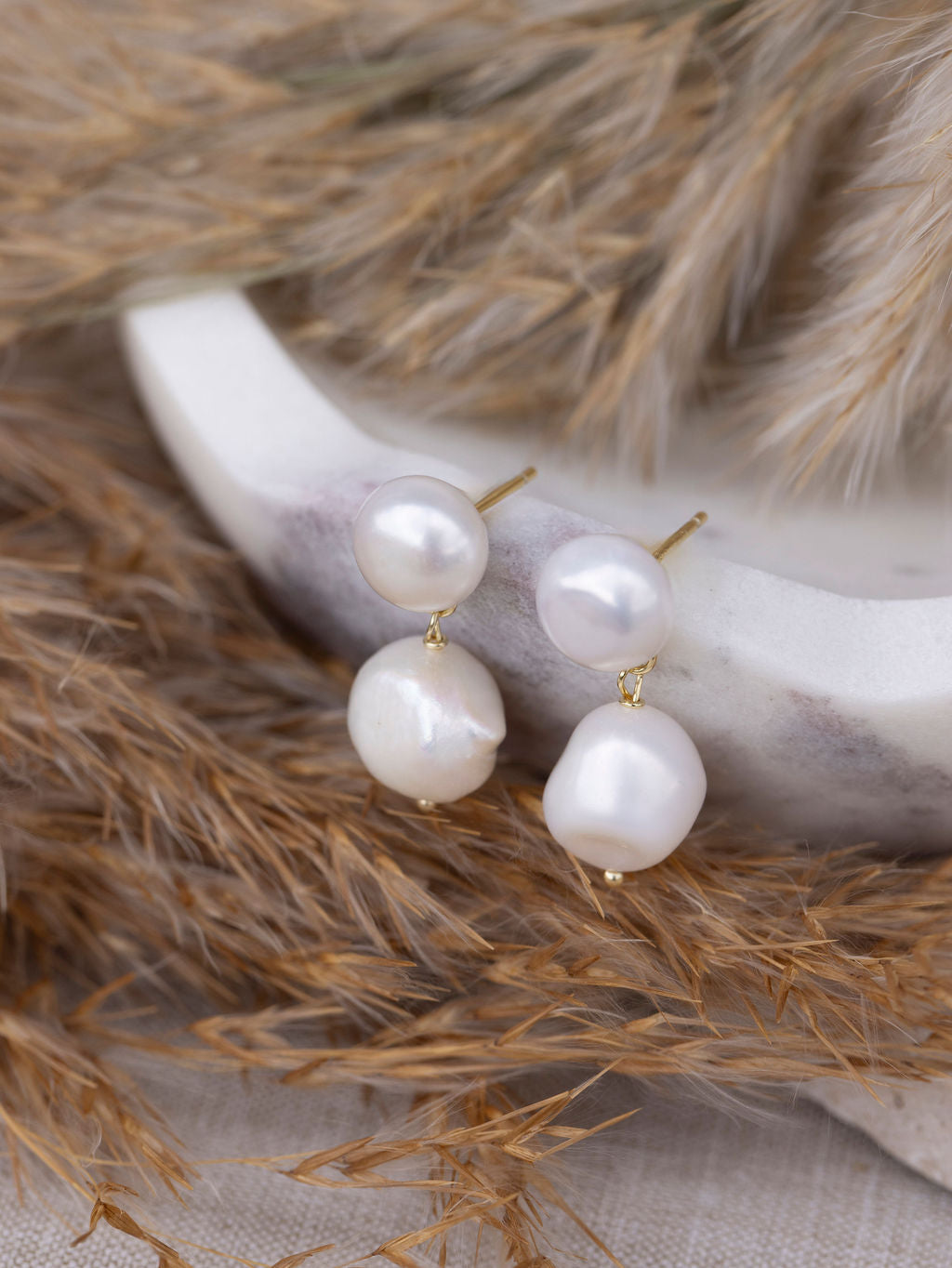 Venus Pearl Earrings