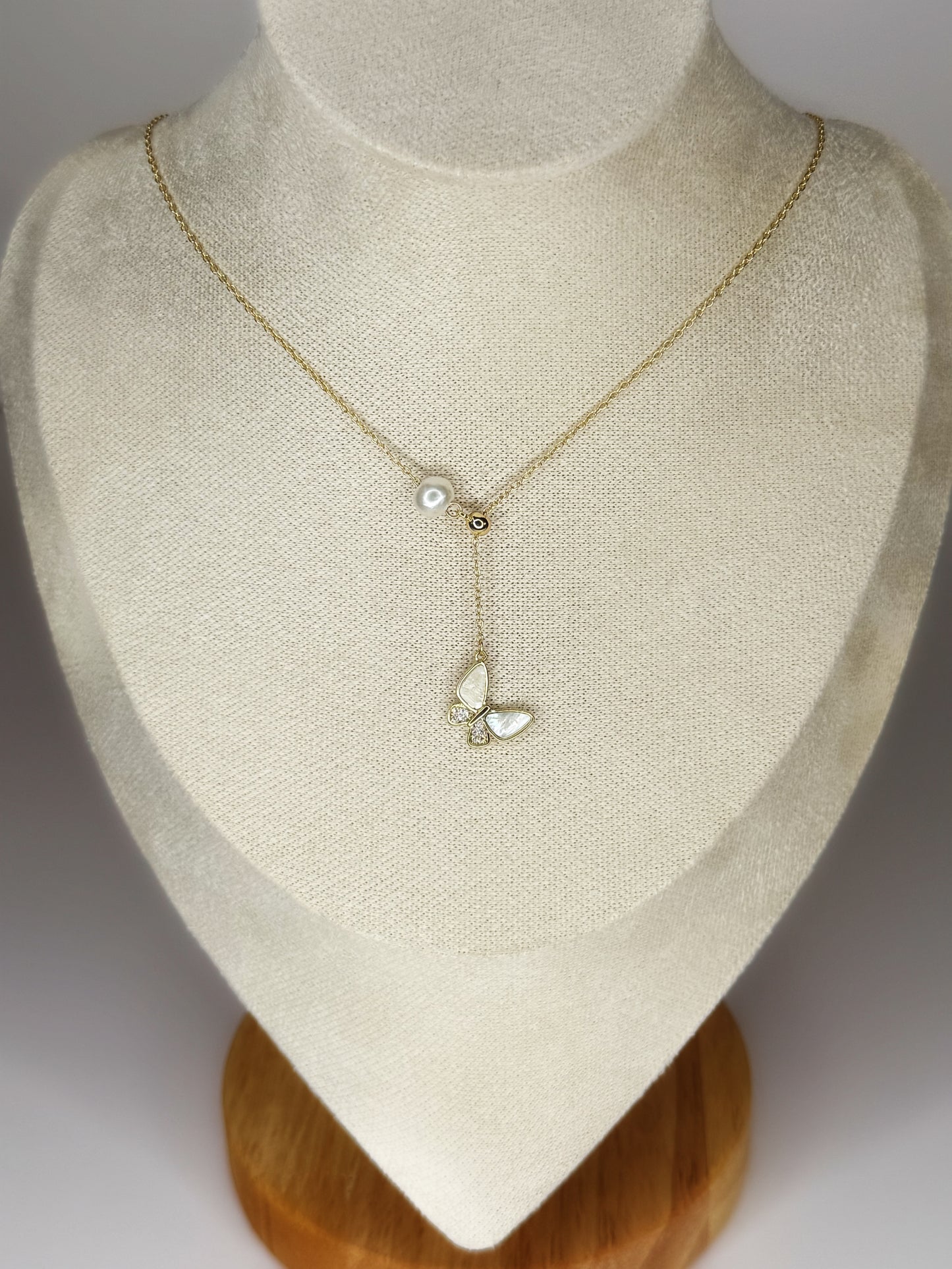 Leona Necklace