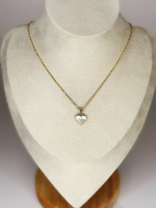 Felicity Heart Necklace no Pearls