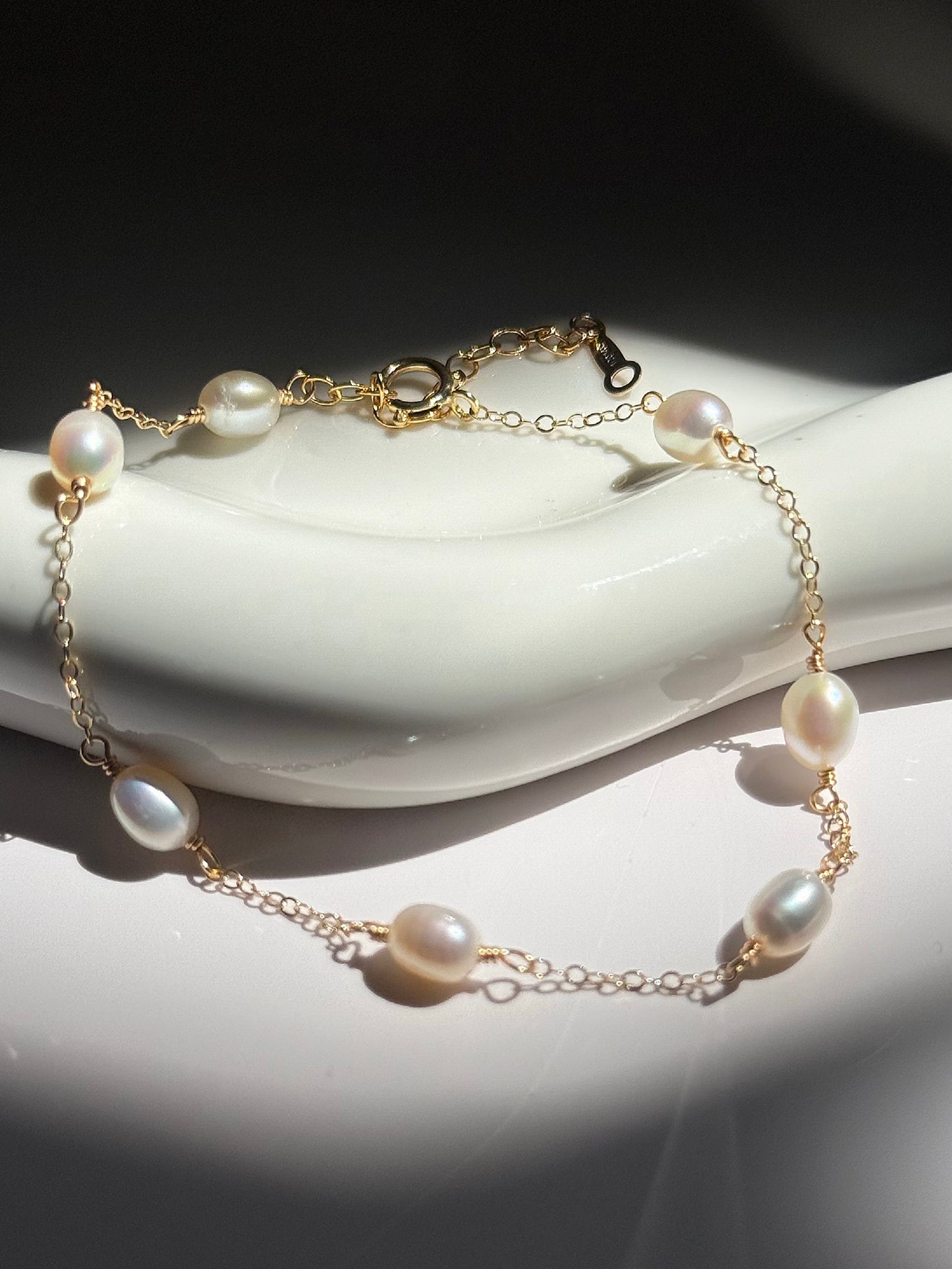 Luma Pearl Bracelet