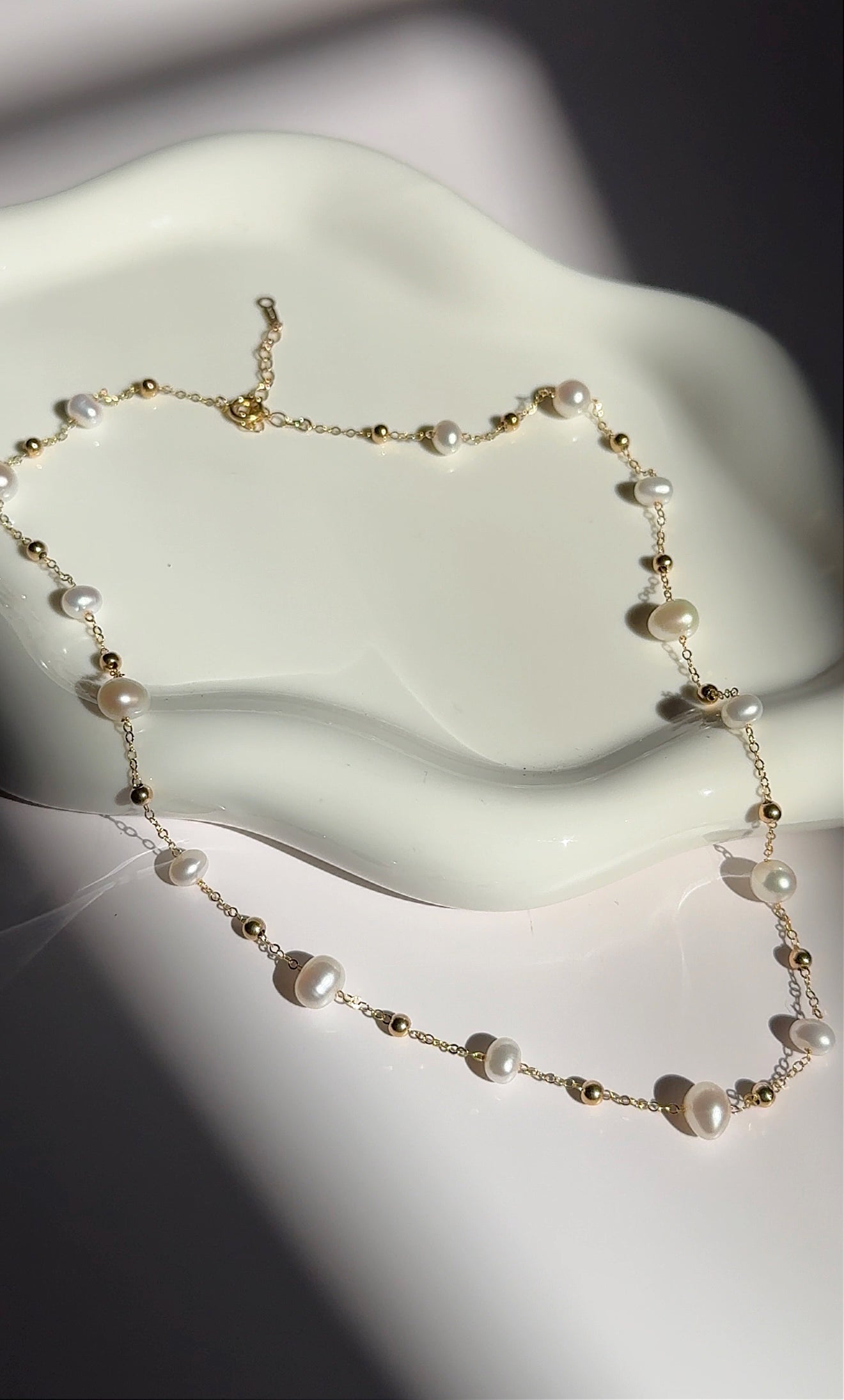 Vela Pearl Necklace