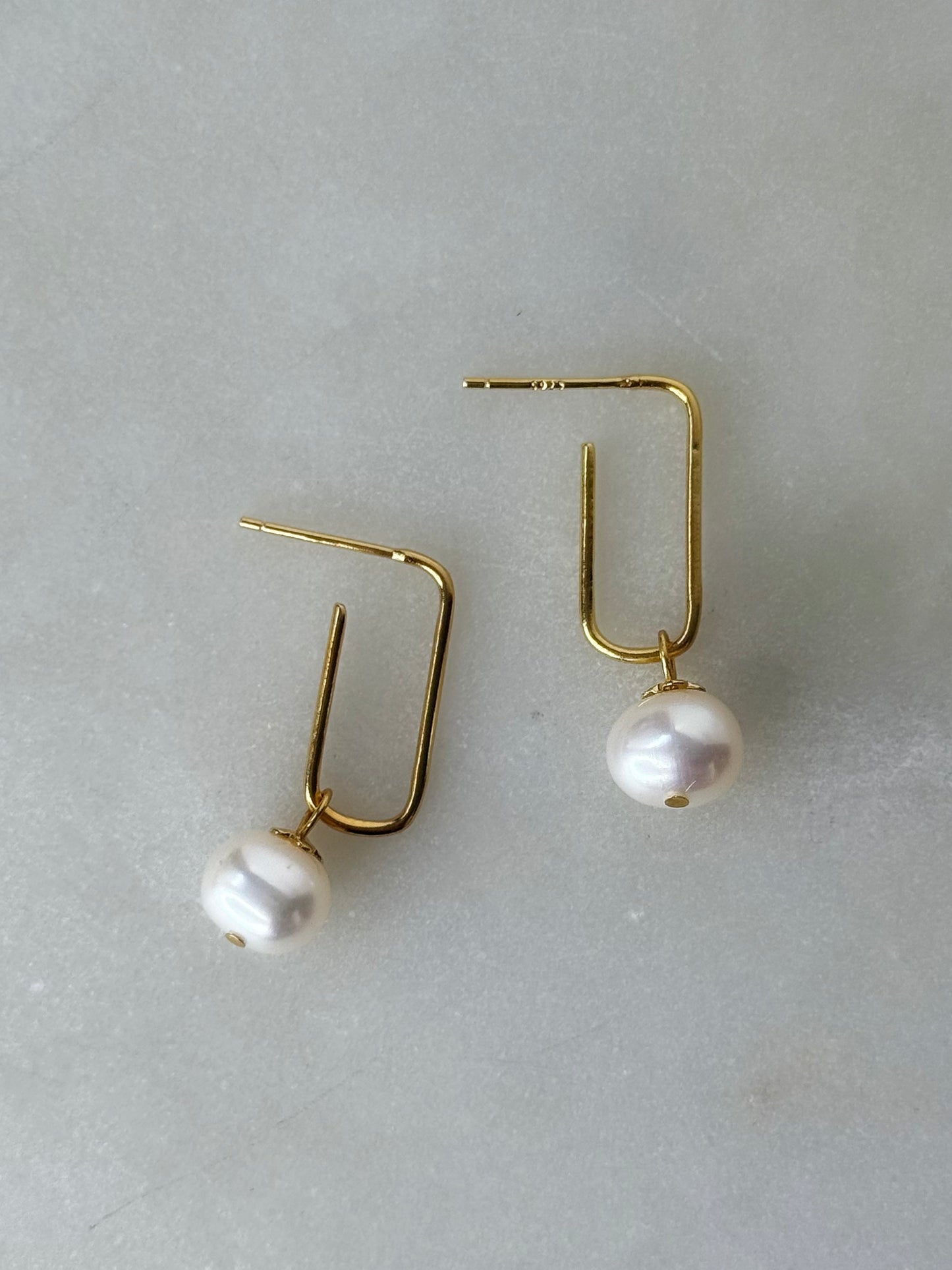 Lola Pearl Earrings