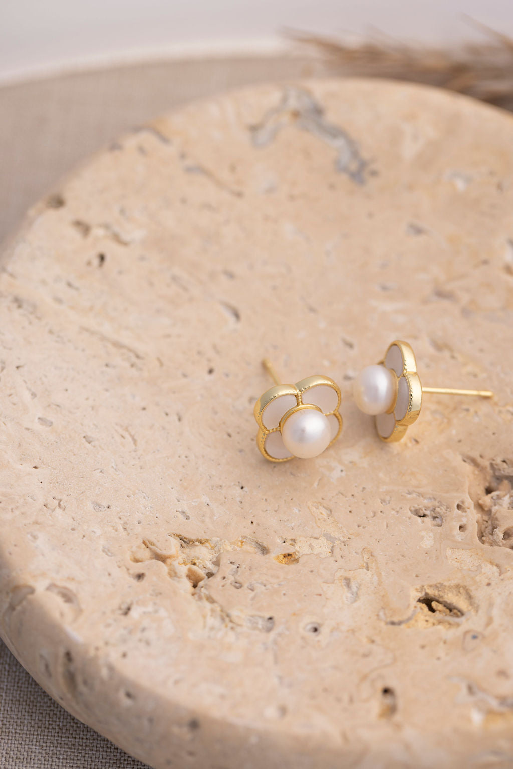 Elizabeth Pearl Earrings