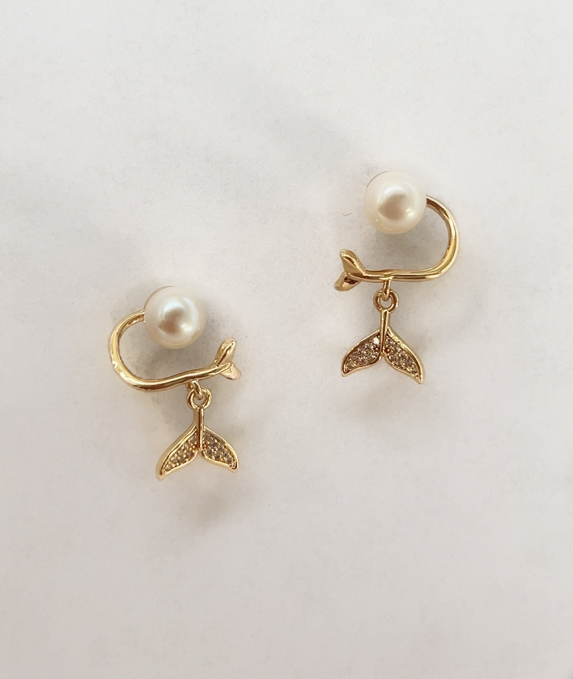 Gold-Plated Freshwater Pearl Drop Earrings – Timeless Design