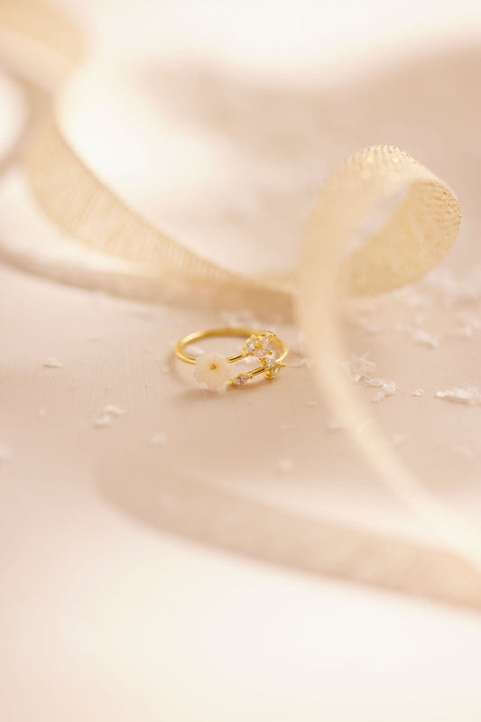 Whispering Leaf Ring