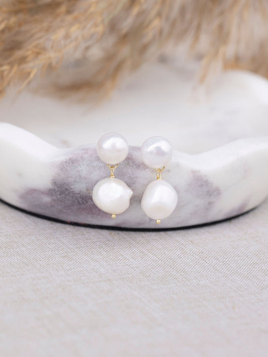 Venus Pearl Earrings