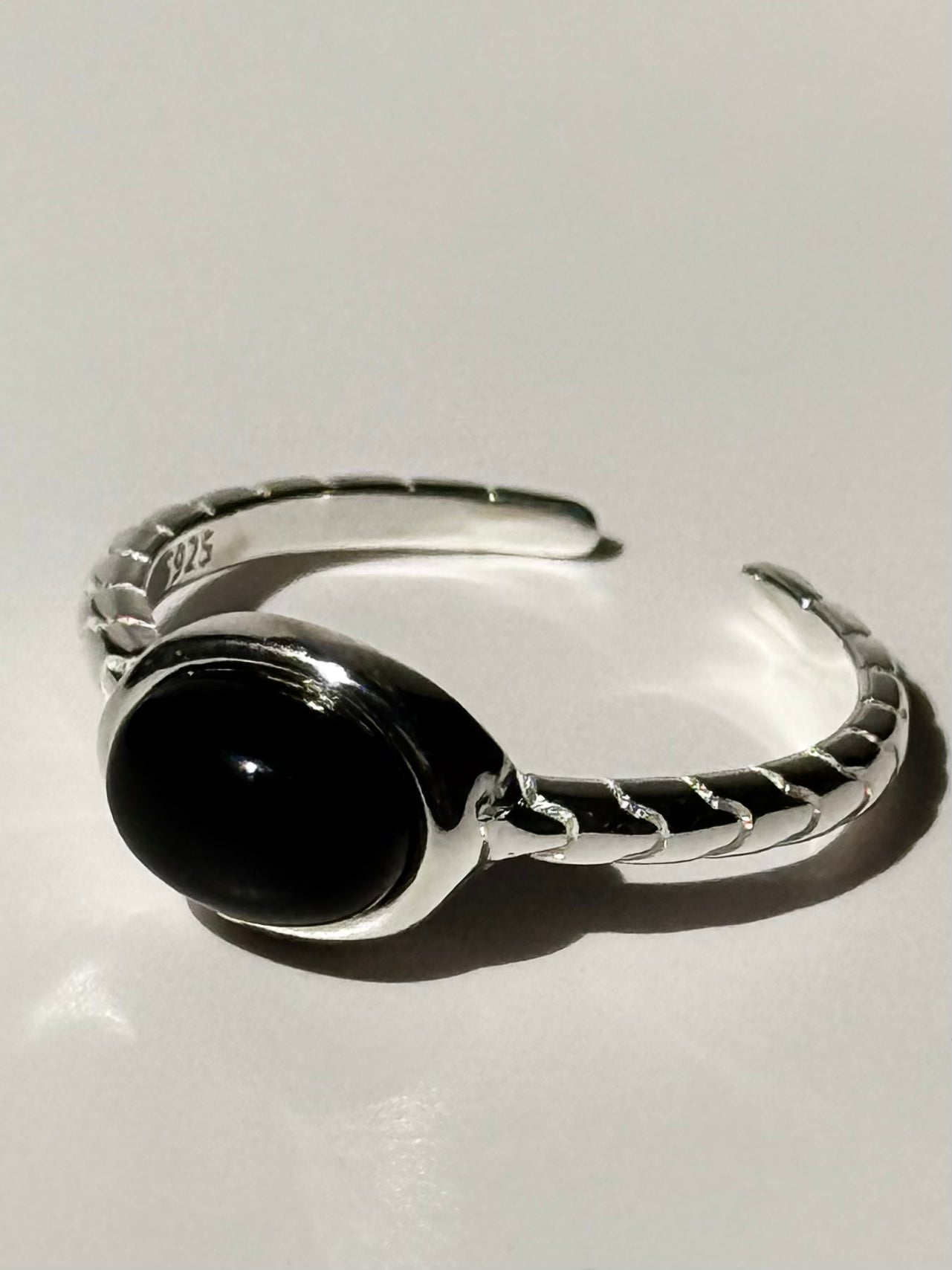 Thalia Embrace Ring