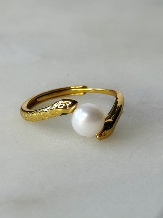 Serpentina Pearl Ring