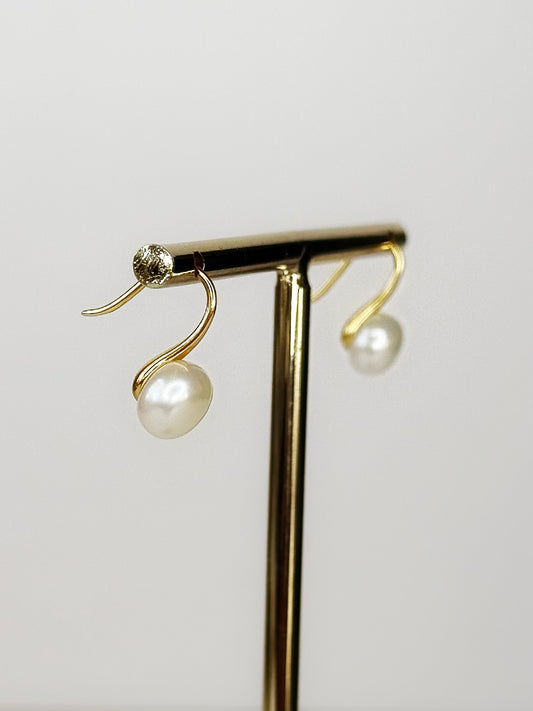 Eve Pearl Earrings