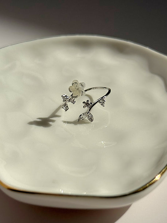 Whispering Leaf Ring