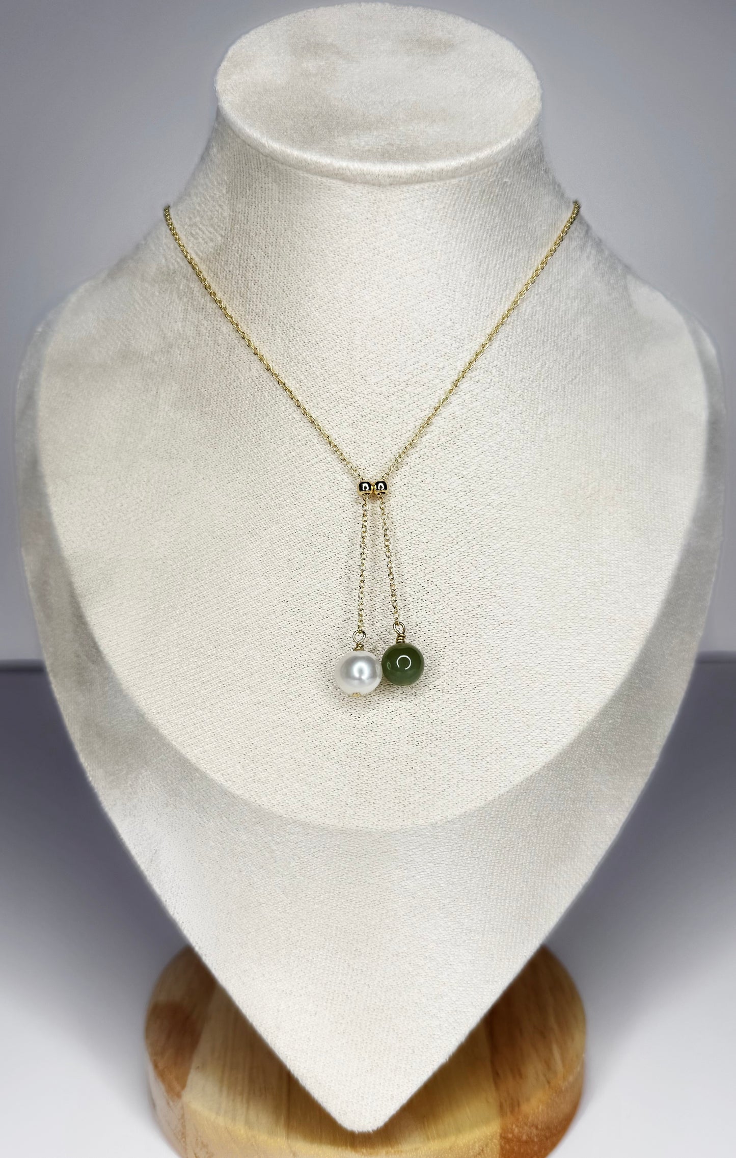Aura Glide Necklace