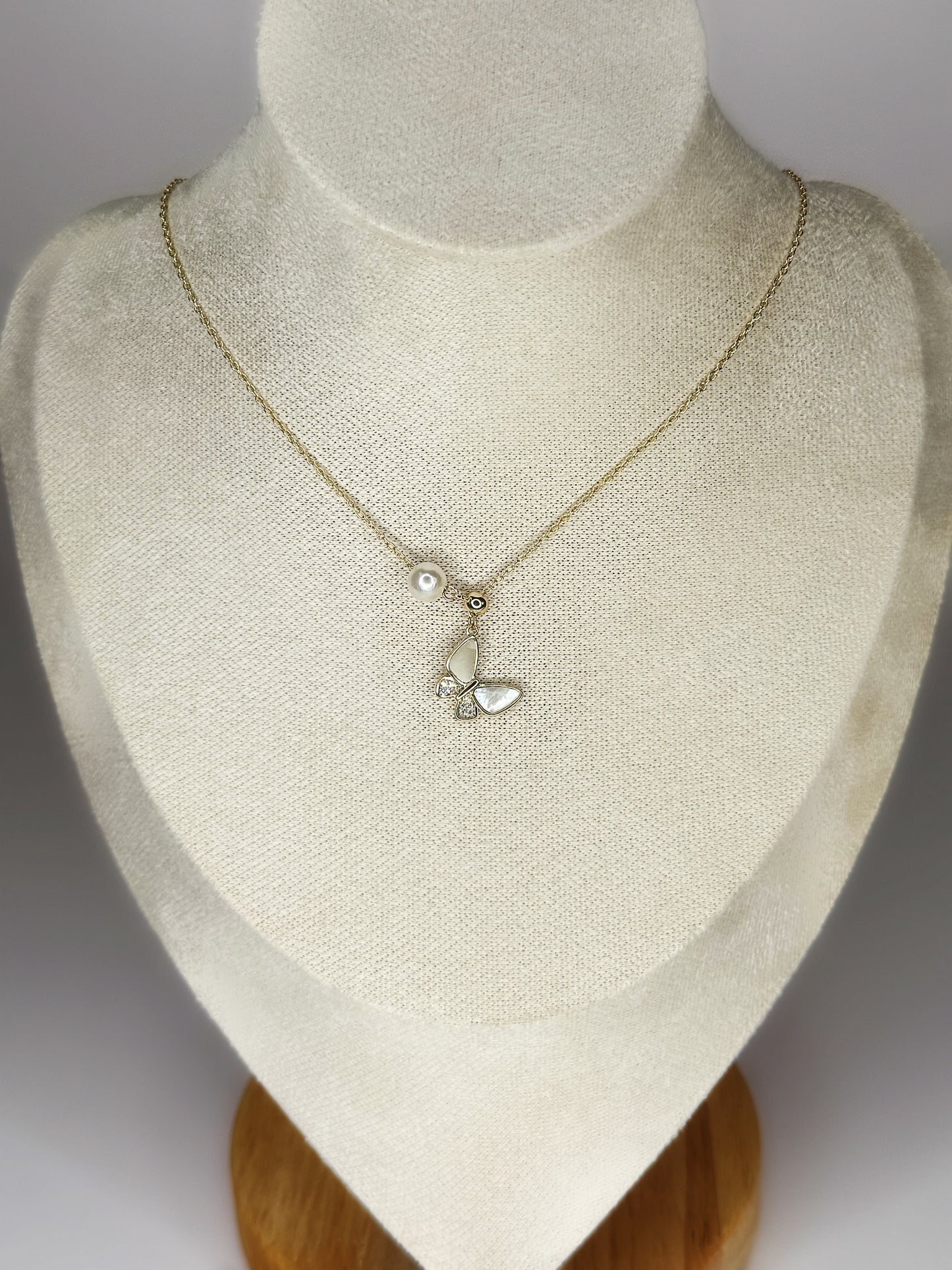 Leona Necklace