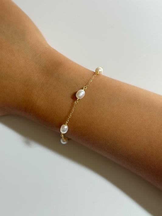 Luma Pearl Bracelet