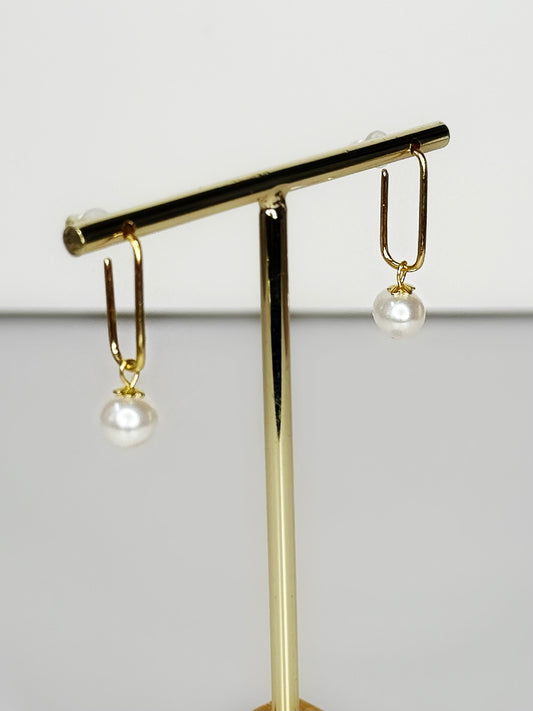 Lola Pearl Earrings