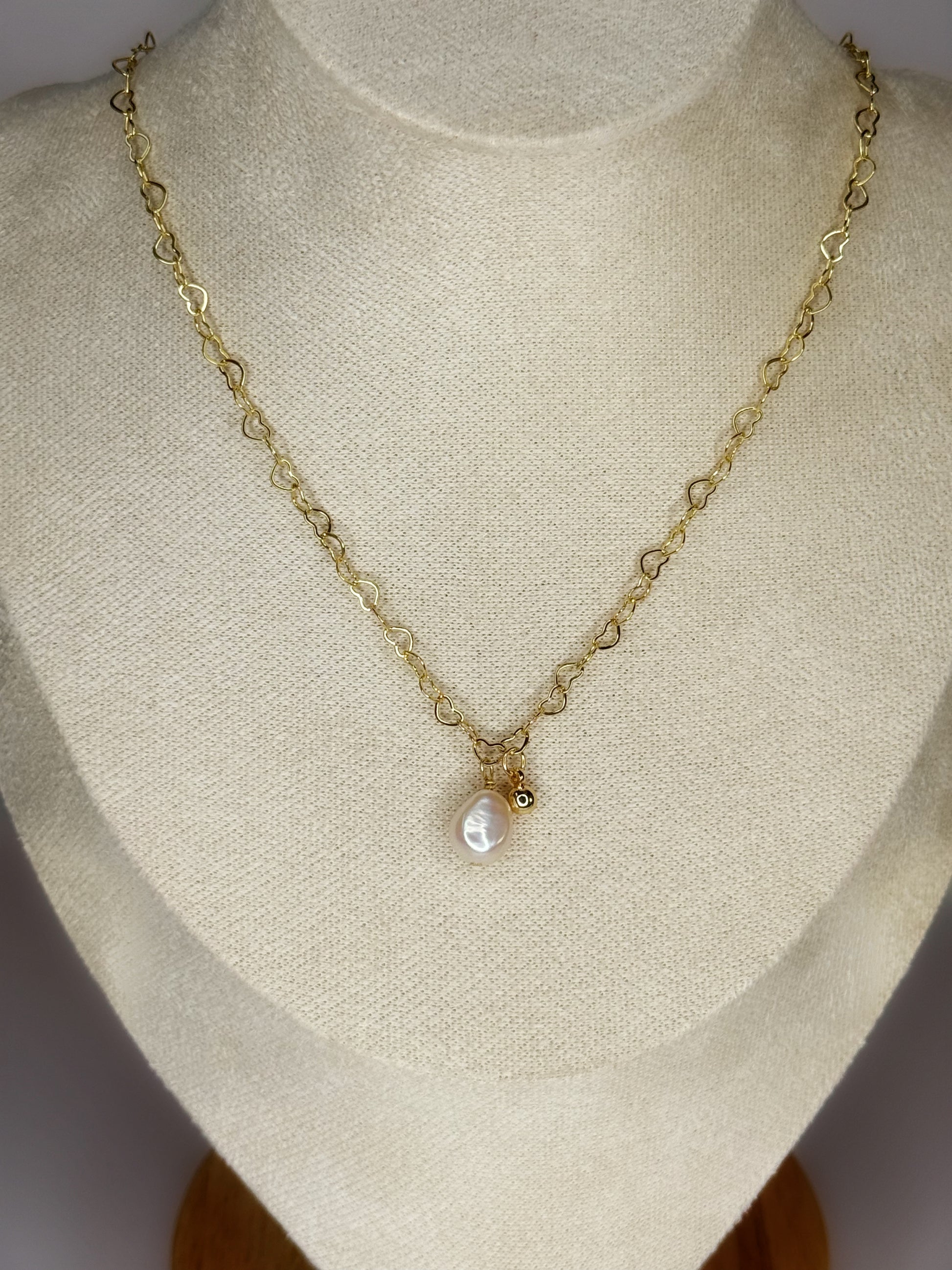 Gold-Plated_Freshwater_Pearl_Necklace_Heart Chain