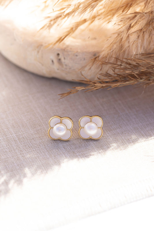 Elizabeth Pearl Earrings